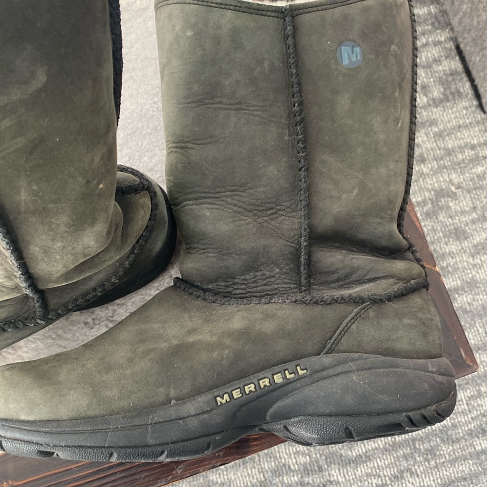 Merrell 
Size 9 dark grey/olive green winter boots